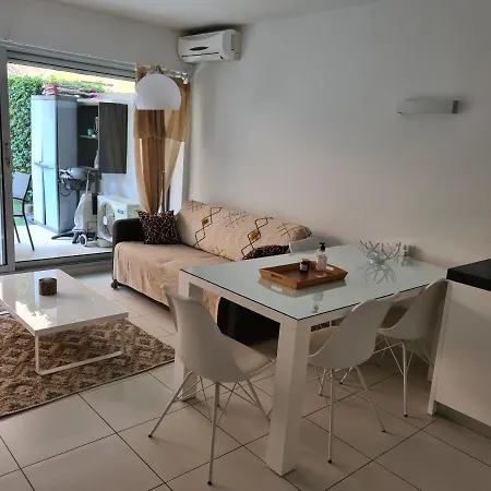 Le Lodge, T2 Classe 3 Etoiles Avec Jardin, Parking, Piscine & A 2 Pas Apartament Mentona