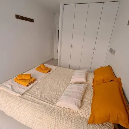 Apartament Le Lodge, T2 Classe 3 Etoiles Avec Jardin, Parking, Piscine & A 2 Pas Mentona