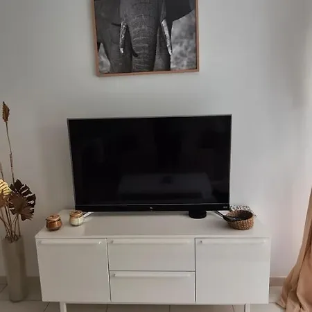 Le Lodge, T2 Classe 3 Etoiles Avec Jardin, Parking, Piscine & A 2 Pas Appartement