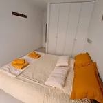 Apartment Le Lodge, T2 Classe 3 Etoiles Avec Jardin, Parking, Piscine & A 2 Pas Menton