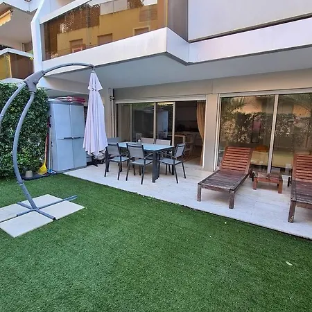 Le Lodge, T2 Classe 3 Etoiles Avec Jardin, Parking, Piscine & A 2 Pas Apartment Menton