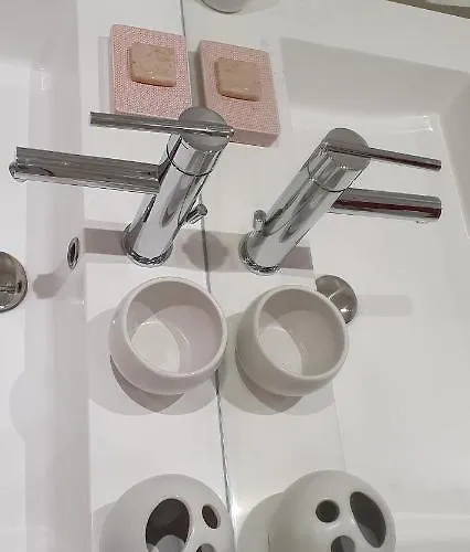 Le Lodge, T2 Classe 3 Etoiles Avec Jardin, Parking, Piscine & A 2 Pas 아파트