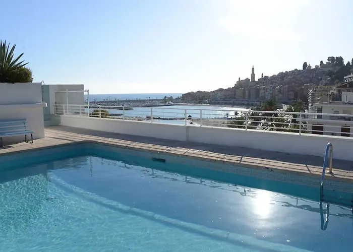 公寓 Le Lodge, T2 Classe 3 Etoiles Avec Jardin, Parking, Piscine & A 2 Pas 芒通