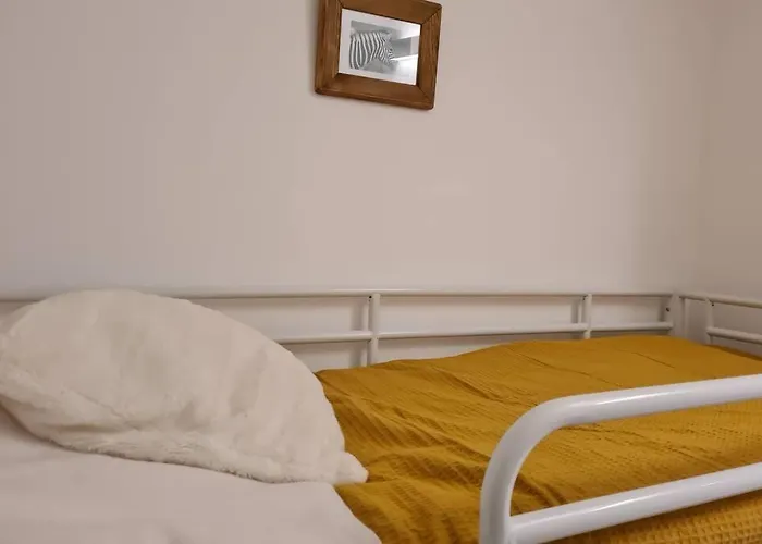 Apartment Le Lodge, T2 Classe 3 Etoiles Avec Jardin, Parking, Piscine & A 2 Pas Menton